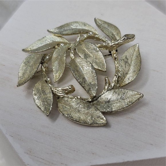 Lisner Leaf Circle Pin Brooch Silver Vintage - Picture 4 of 7